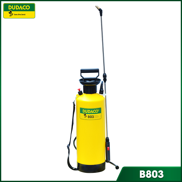B803 – Bình 8 lít đeo vai, béc đồng hoặc nhựa (cần phun dài 80cm)